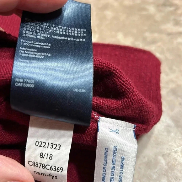 Tommy Hilfiger cashmere cotton blend  sweater,v neck,men size L, PTP 22”-25”. EC - Picture 12 of 12